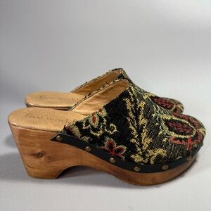 Sundance FIVE WORLDS by Cordani Black Cyrilla Zorba Textile Tapestry Clogs